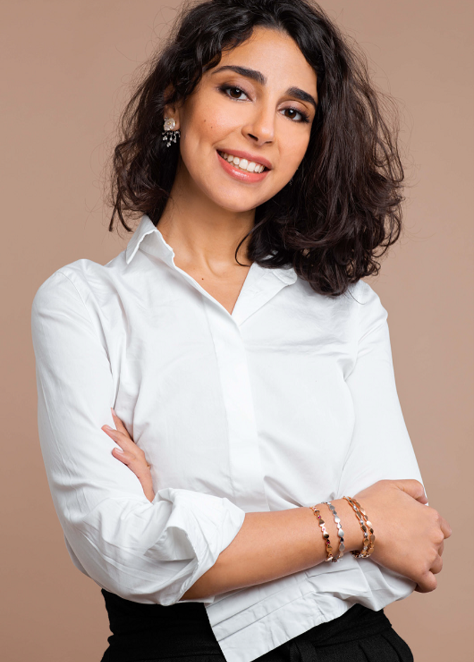 مصممة المجوهرات نادين العطار لـ"هي" : لكل قطعة أصممها قصة فريدة