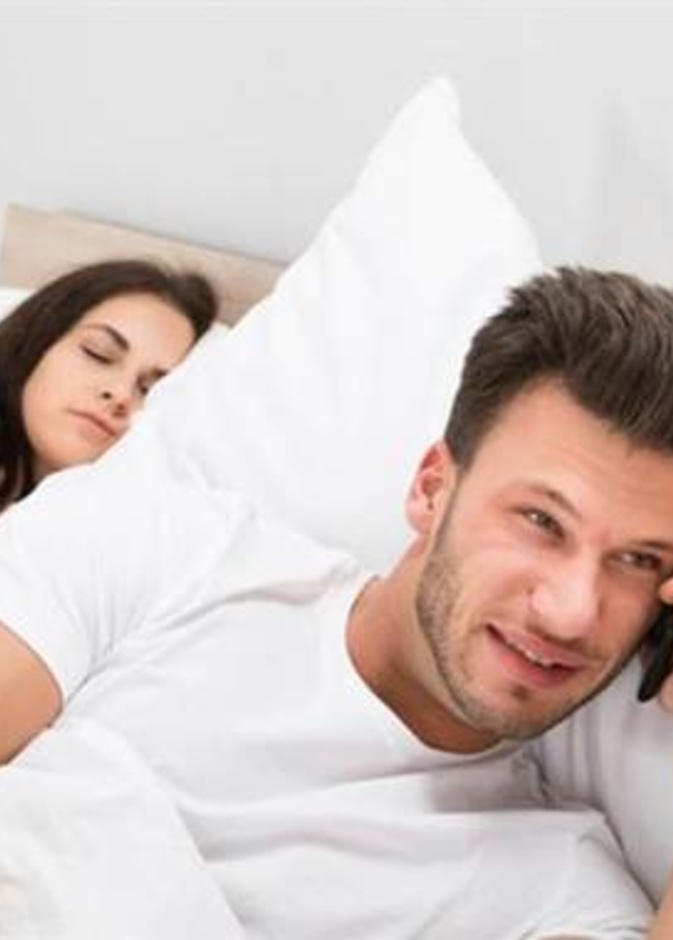 صفات الرجل الخائن