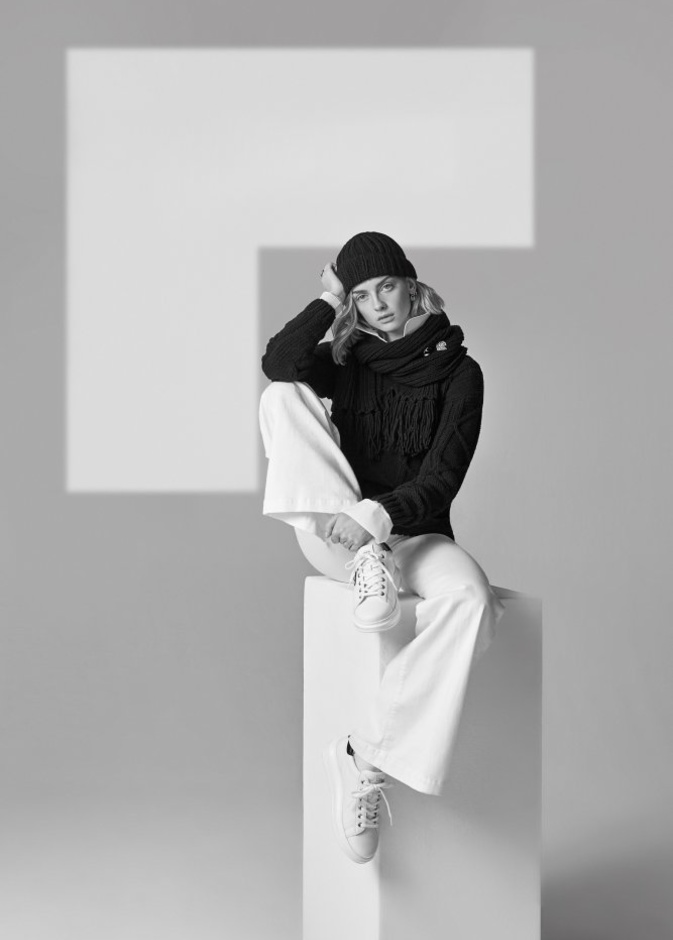تعاون بين دار KARL LAGERFELD وولمارك لإصدار النسخة المحدودة "Knit Karl"