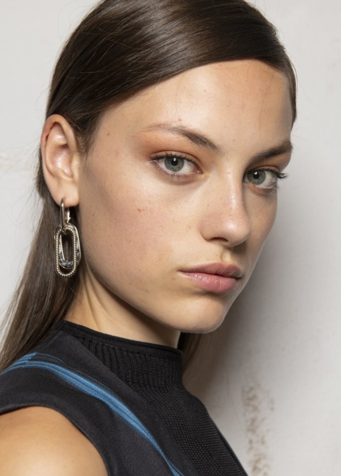 من عرض Giorgio Armani