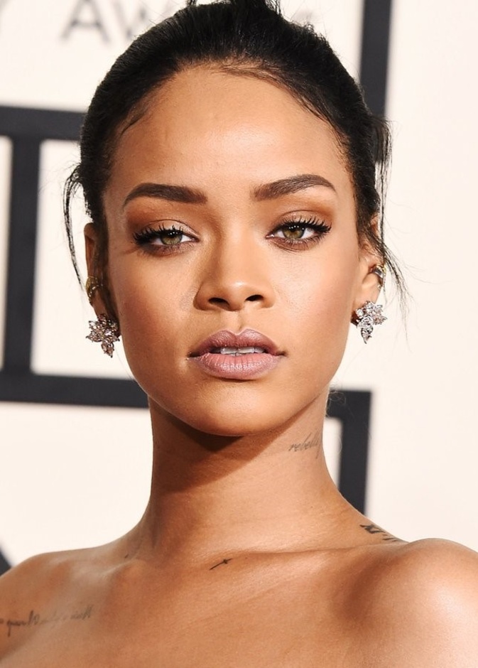 إطلالات النجمات الجمالية في  Grammy’s Award في السنوات الماضية