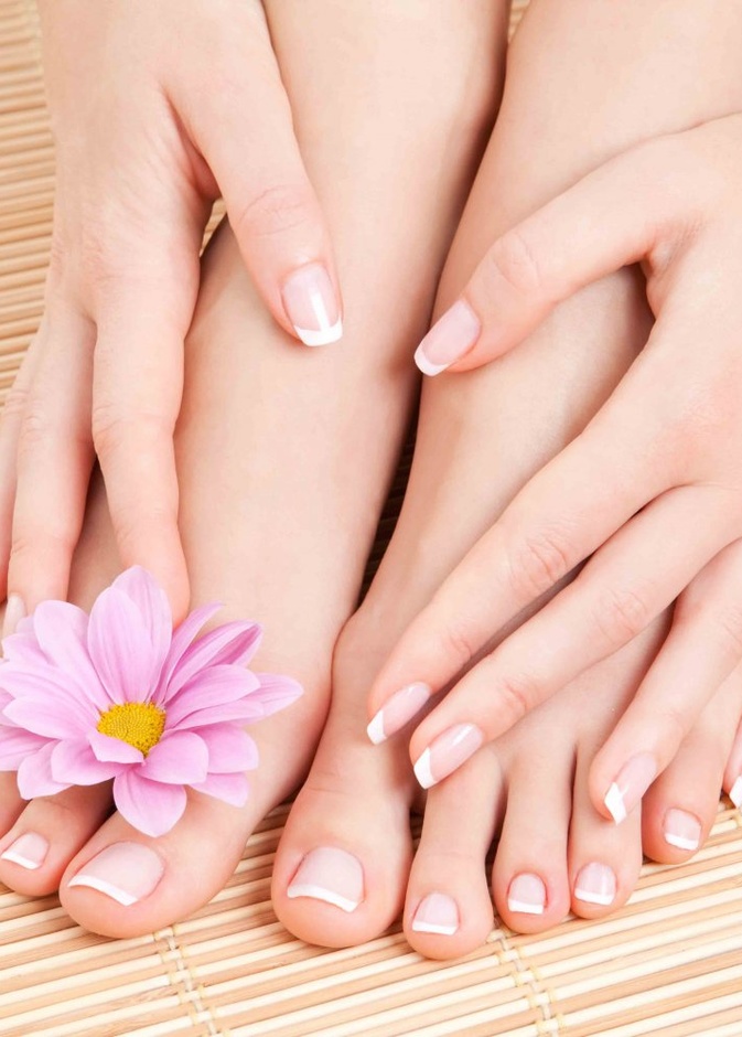 قومي بتدليك قدميك بالليمون والسكر للحصول على قدمين ناعمتين