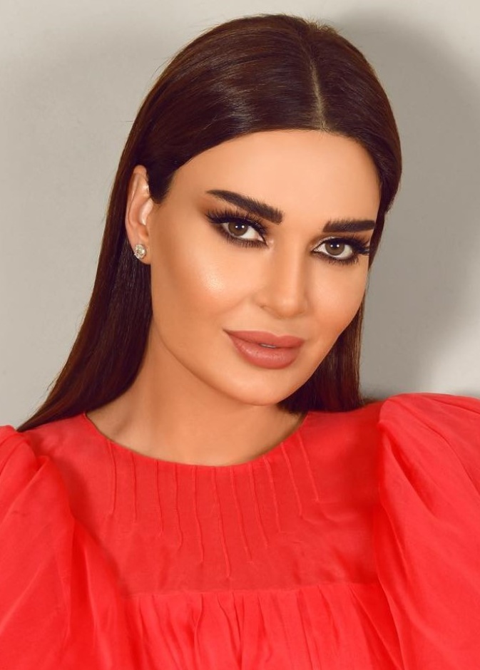 مكياج ترابي قوي بأسلوب سيرين عبدالنور