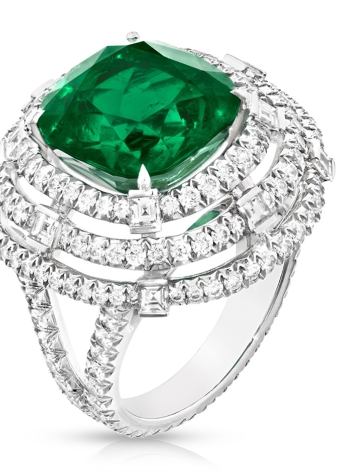 خواتم خطوبة 2020 مزينة بالزمرد من دار Bvlgari