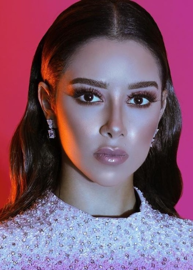 بلقيس فتحي بالمكياج