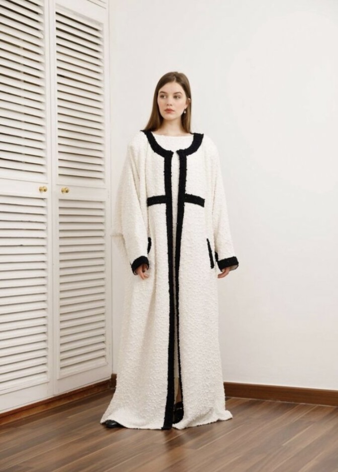 اطلالة أنيقة من مجموعة منى مطر FW20