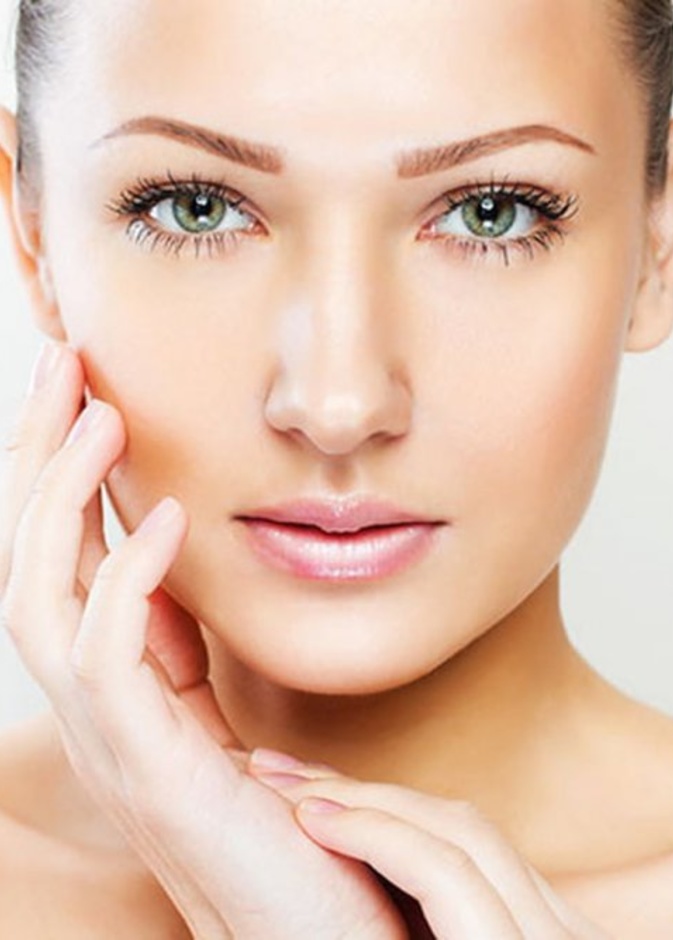 عملية تجميل الأنف تحمل مخاطر مثل امكانية حدوث نزيف أو انتقال العدوى