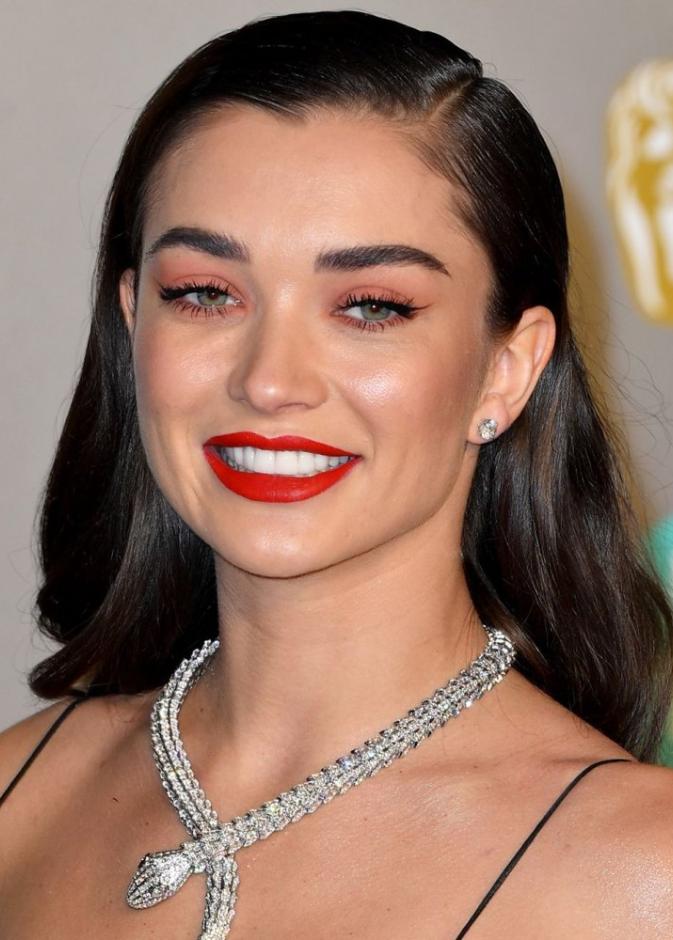 إطلالة جمالية بسيطة اعتدنا على irina shayk بها