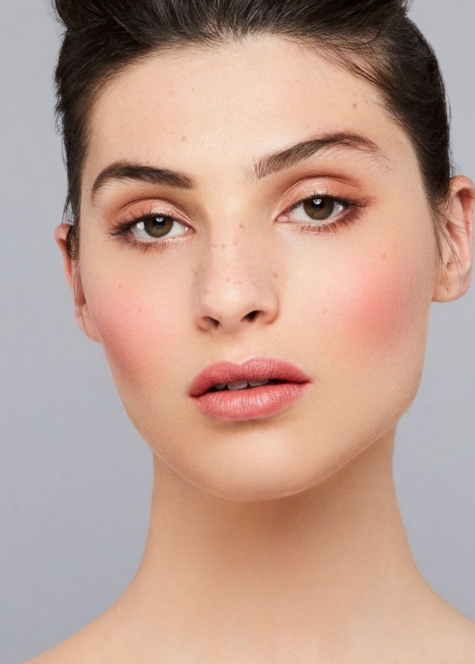 طريقة عمل مورد الشفايف والخدود