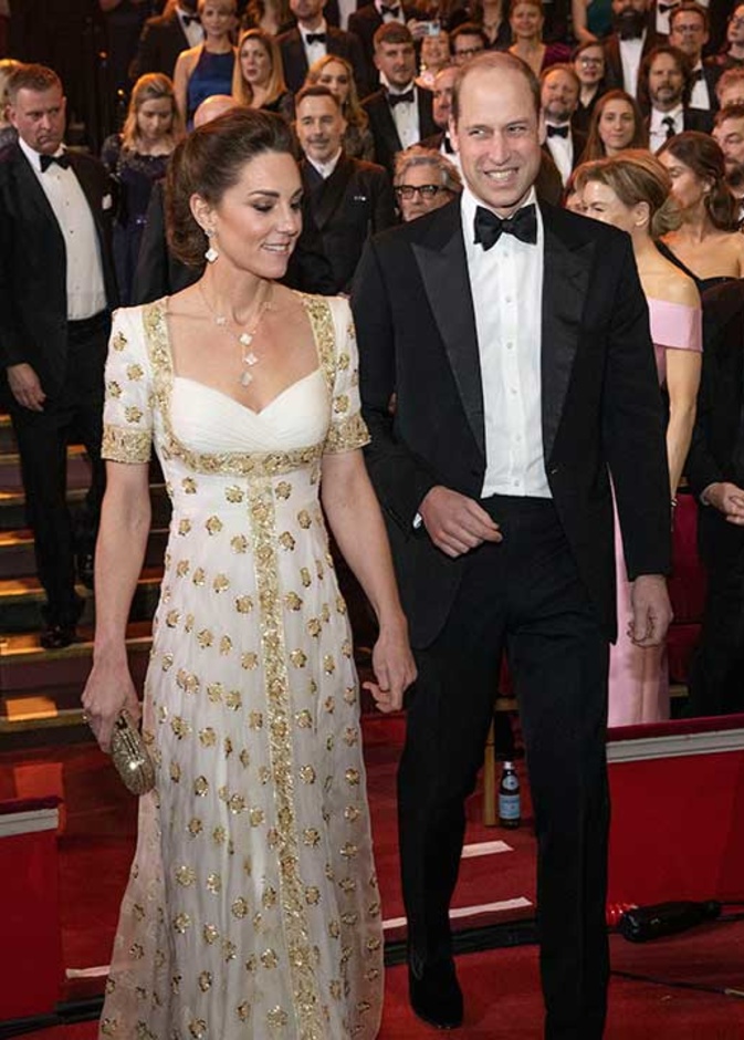 تسليم الأمير وليام لجائزة الزمالة