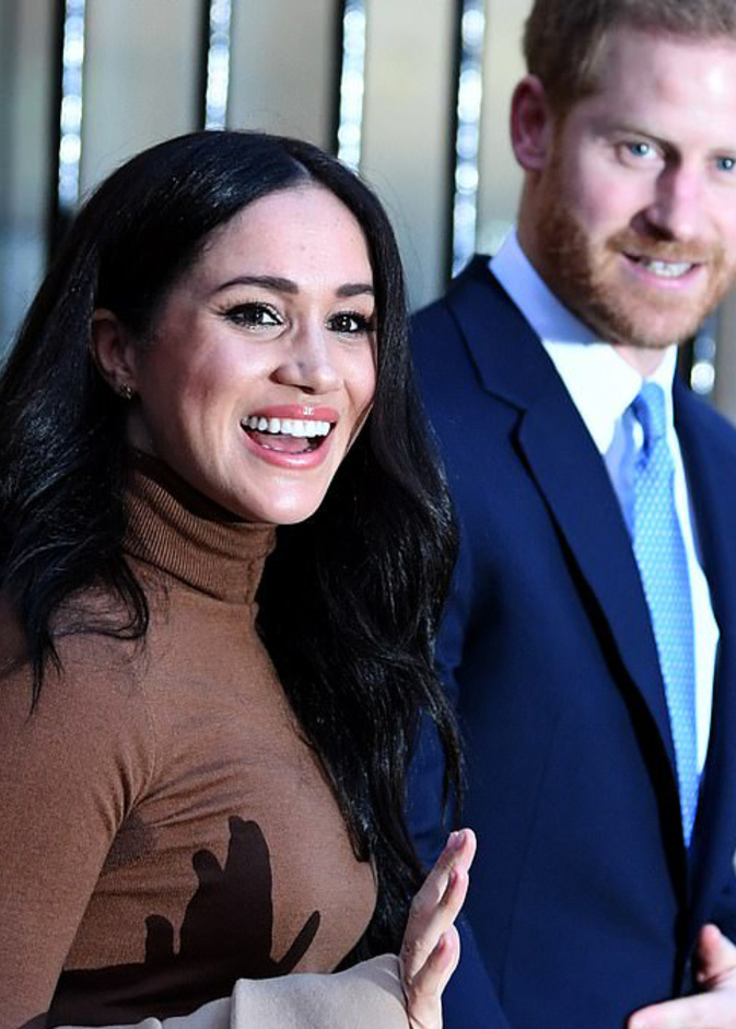 تقارير تتحدث عن استخدام الأمير هاري وزوجته لضباط الحراسة في مهام شخصية