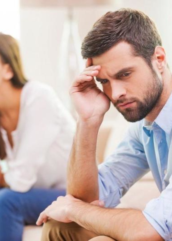 كيف تؤثر تصرفات الزوج المسيئة على الزوجة
