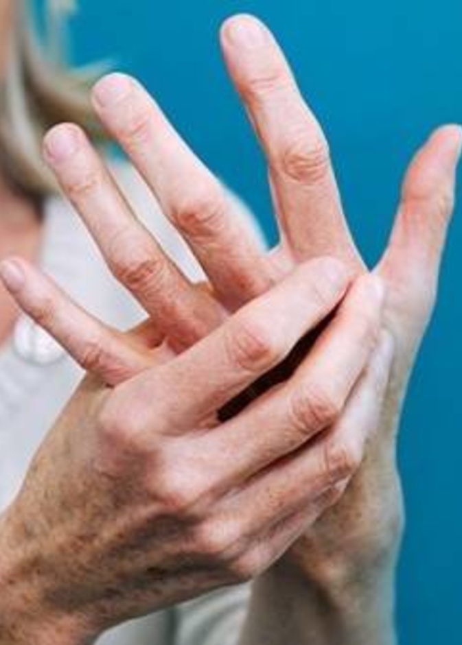  روماتيزم الأعصاب يسبب التورم و التصلب