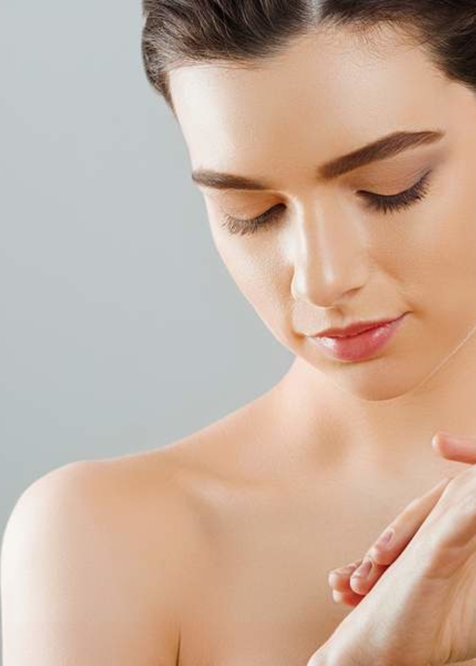  3 وصفات طبيعية للتخلص من اسمرار اليدين