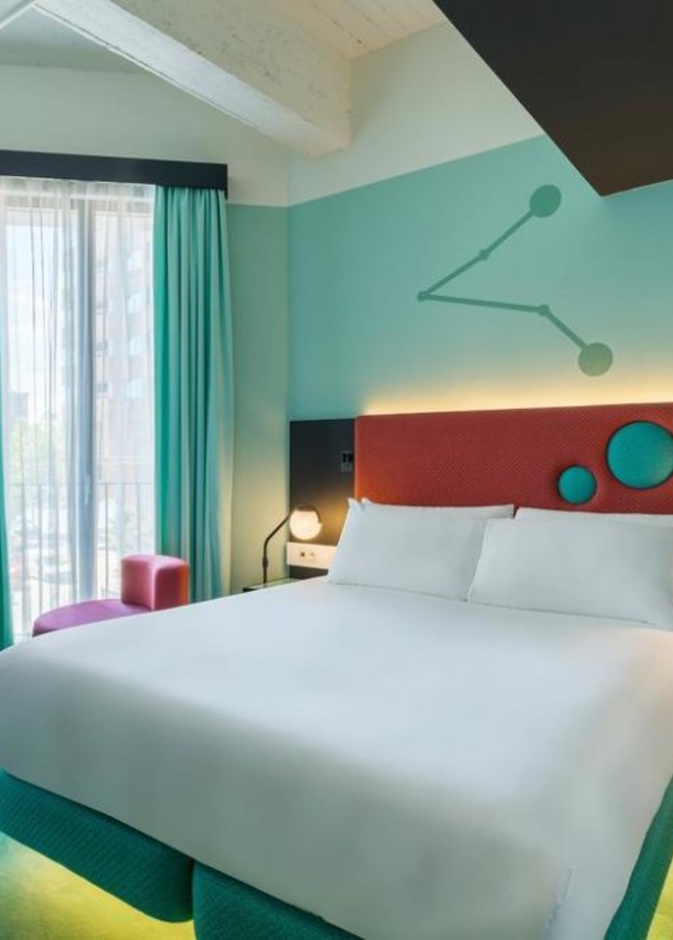 طرق سهلة لزيادة الأمان في غرفتك خلال السفر