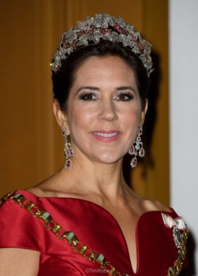 الأميرة ماري تتميز بإطلالاتها الجمالية الراقية