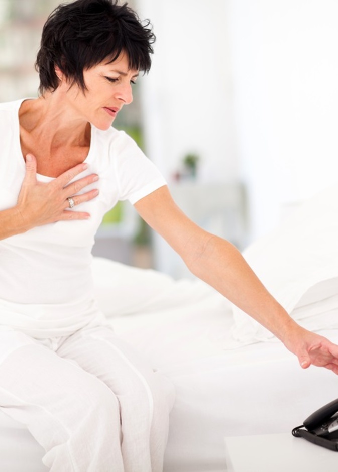 -الاتصال بالطوارئ اول الاسعافات الاولية للجلطة القلبية