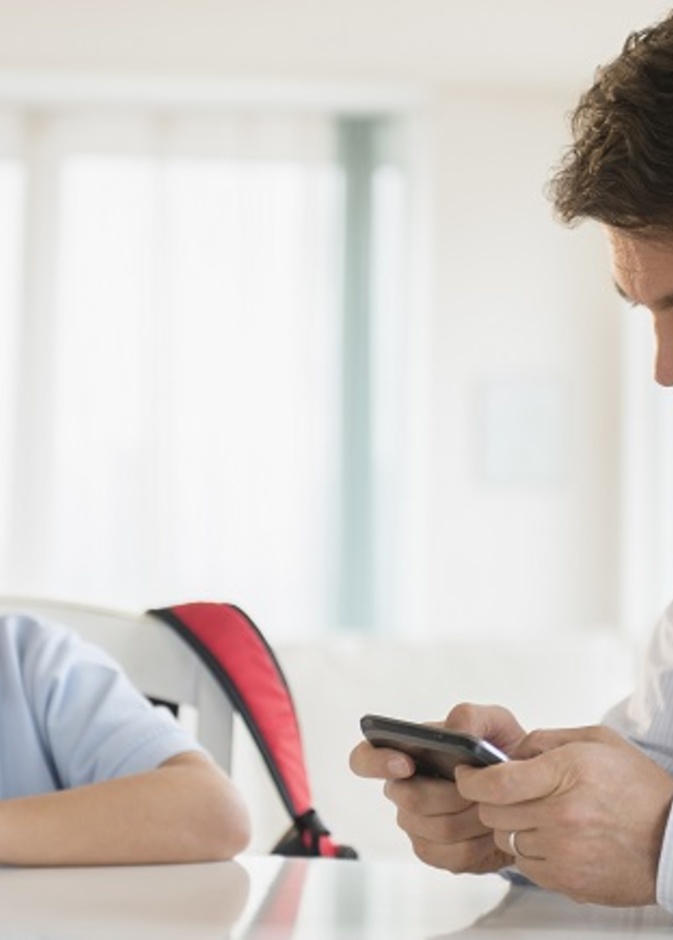 6 أخطاء قاتلة للأب في تربية الأبناء 