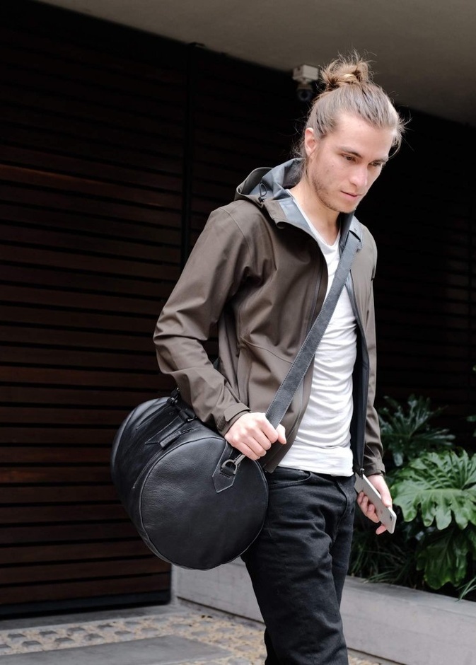 اعتمد حقائب الظهر الجلدية لأسلوب شبابي وعملي