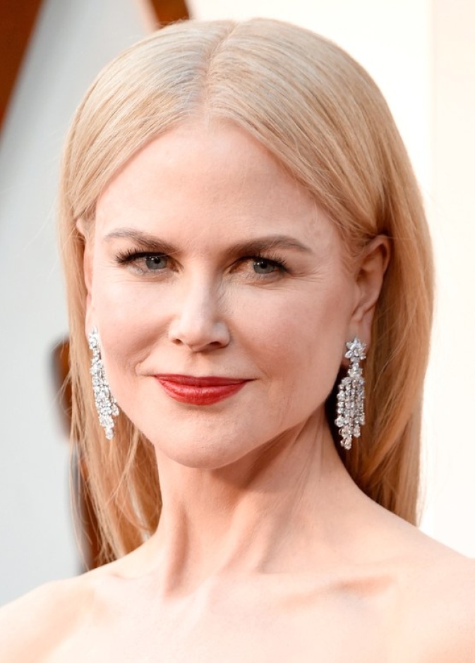 احمر شفاه مرجاني بأسلوب Nicole Kidman في حفل جوائز الاوسكار 2018