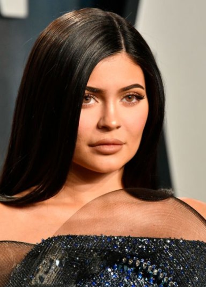 كايلي جينر حامل في ثلاثة توائم