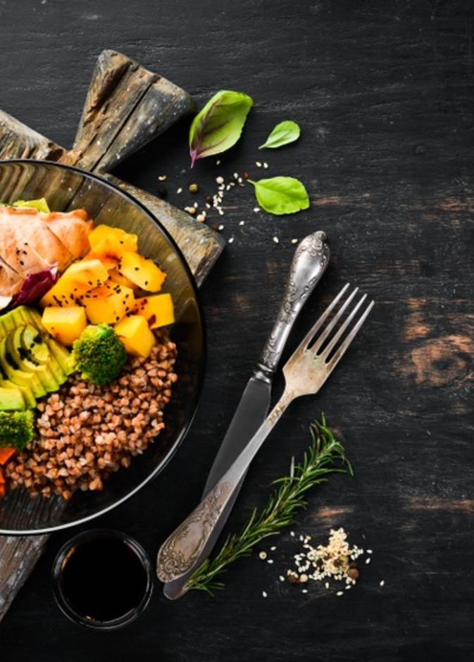 هل ينتقل فيروس كورونا عبر الغذاء المستورد