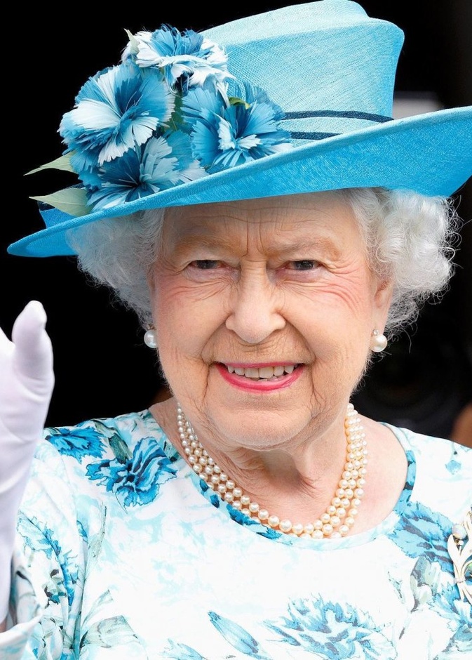 الملكة إليزابيث