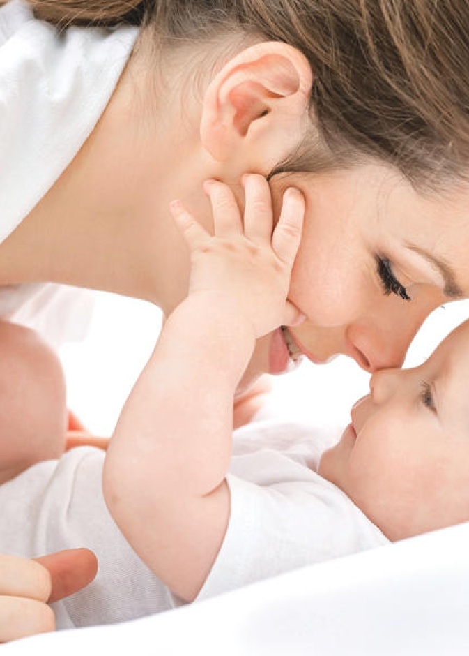 أهمية الترابط العاطفي بين الأم والطفل