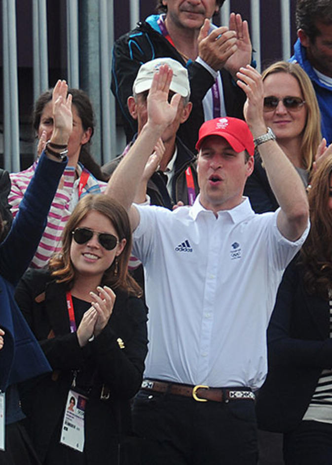 الأمير ويليام وزوجته كيت مع الأمير هاري والأميرتان بياتريس ويوجين