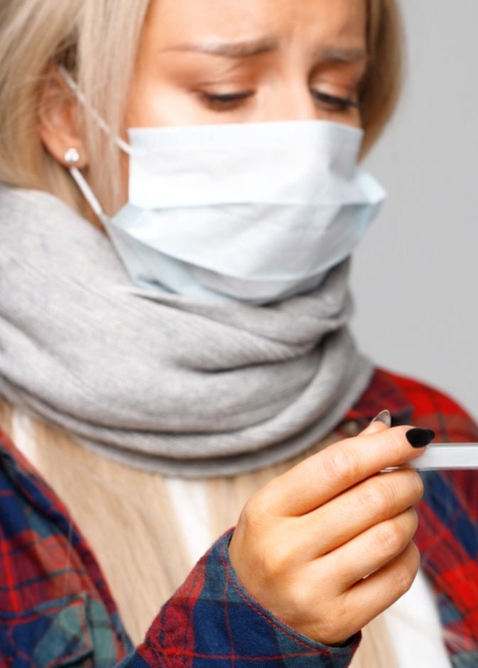 تتشابه اعراض فيروس كورونا مع نزلة البرد