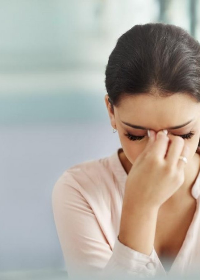 اضطرابات النوم تسبب صداع العين و الغثيان