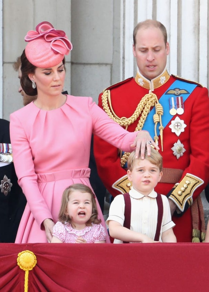 كيت ميدلتون مع زوجها الأمير ويليام وأبنائهما جورج وتشارلوت 