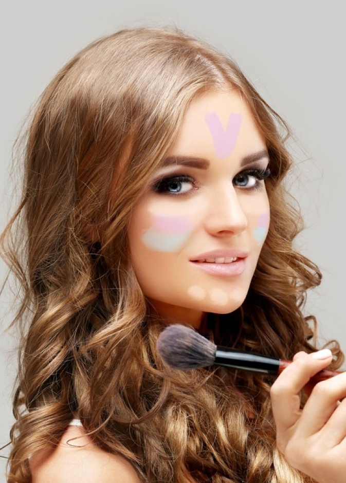 اطلعي على كيفية استخدام الكونسيلر الاخضر لإخفاء البثور