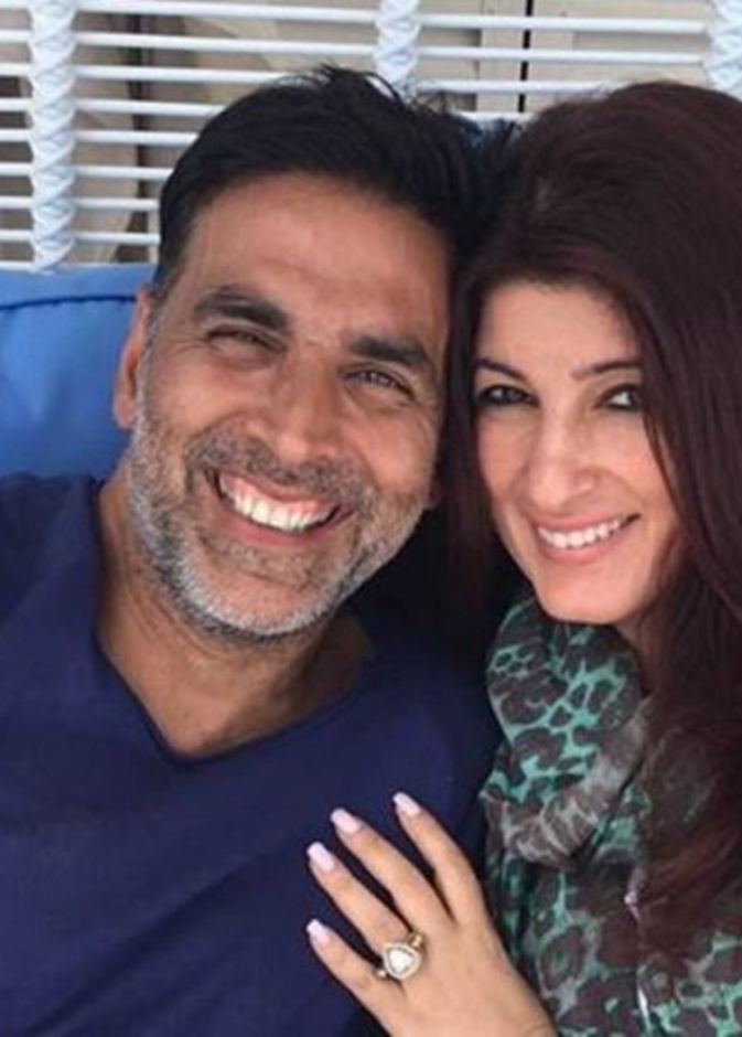 أكشاي كومار يرغب في الانتقام من زوجته بسبب تغييرها كلمة السر في جهاز الأيباد