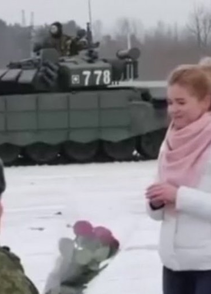 عرض زواج روسي ورومانسية عسكرية