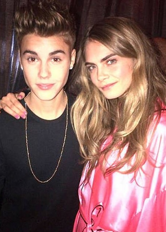 جاستن بيبر و كارا ديليفين 