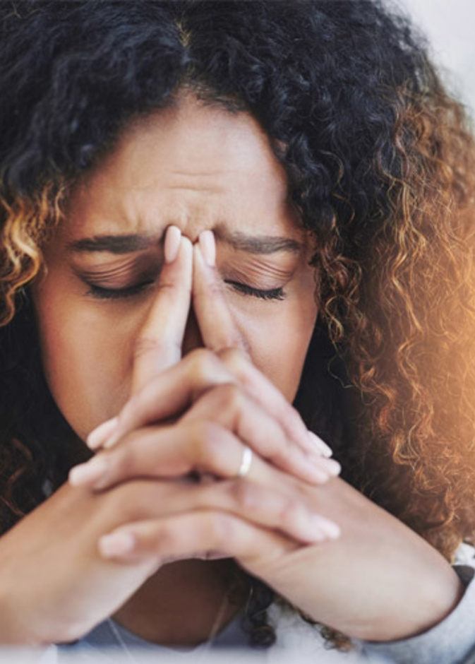 الصداع و الضعف العام من أبرز أعراض التهاب السحايا