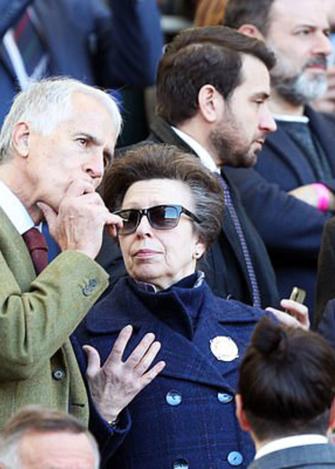 الأميرة آن تشجع منتخب إسكتلندا 