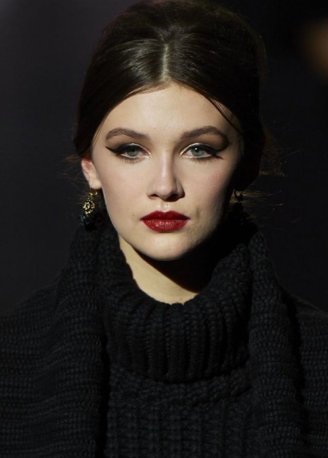 رسمات آيلاينر عصرية لشتاء 2021 من Dolce & Gabbana