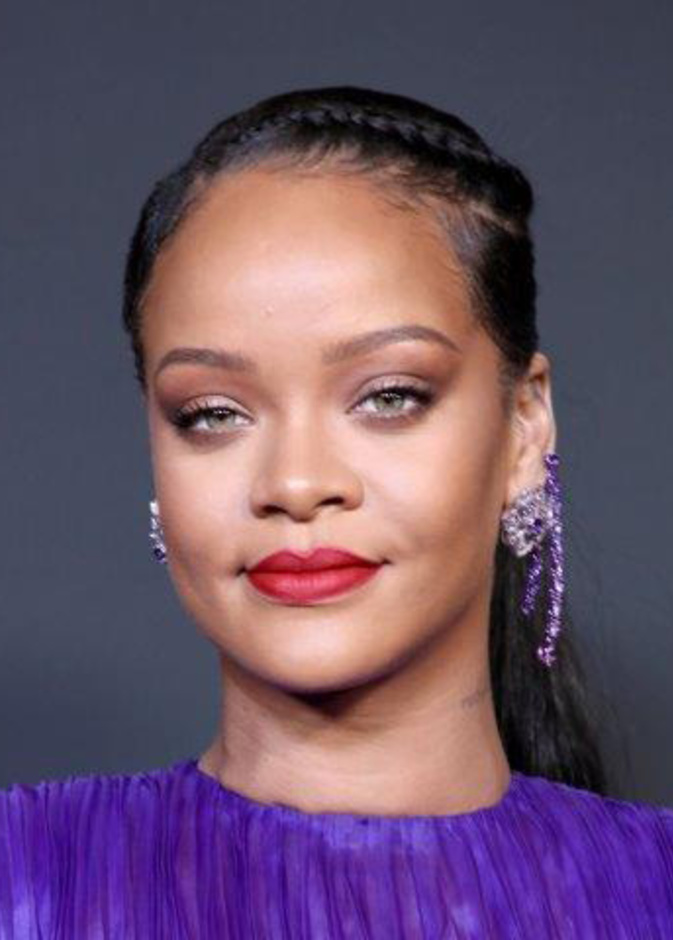 ريهانا بمجوهرات Choaprd في حفل Annual NAACP Image Awards