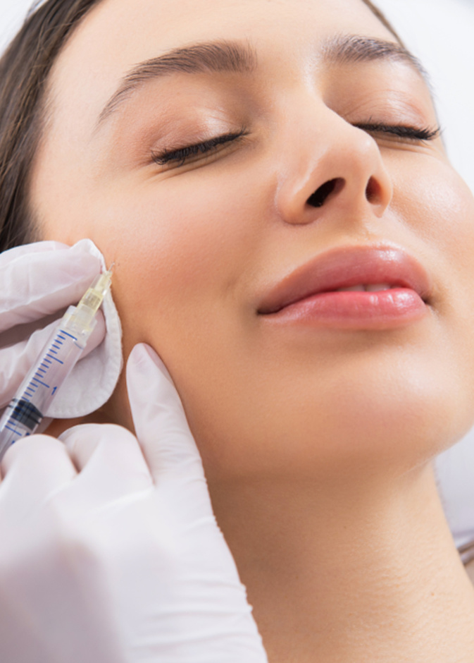 اختاري التقنية الأنسب لك لتنحيف الخدين