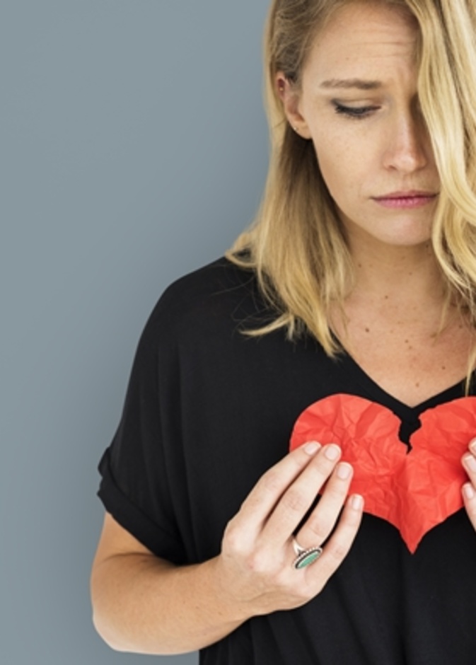 المرأة المجروحة عاطفيا قد لا تسامح من ظلمها وجرح مشاعرها