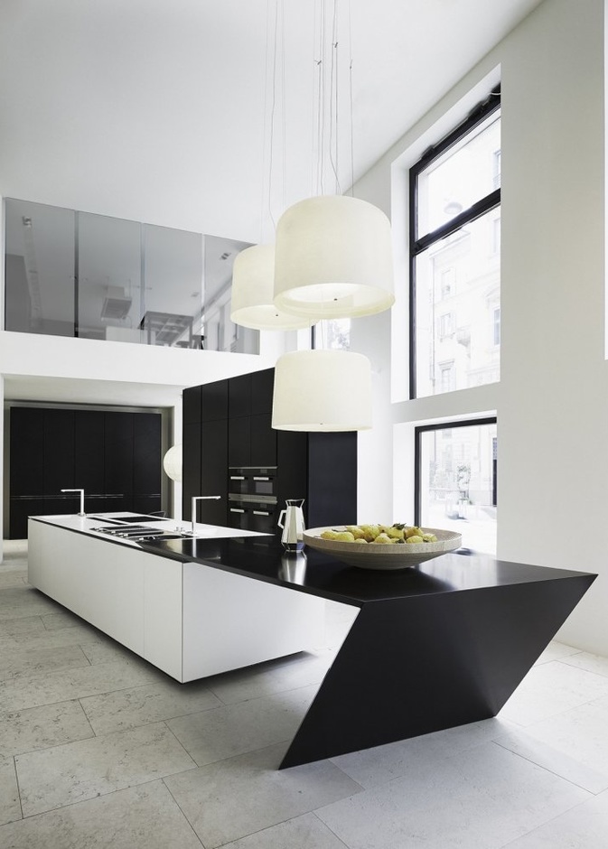 تفاصيل ناعمة باللون الأسود تضيف الجاذبية على ديكور المطبخ بلونه الأبيض