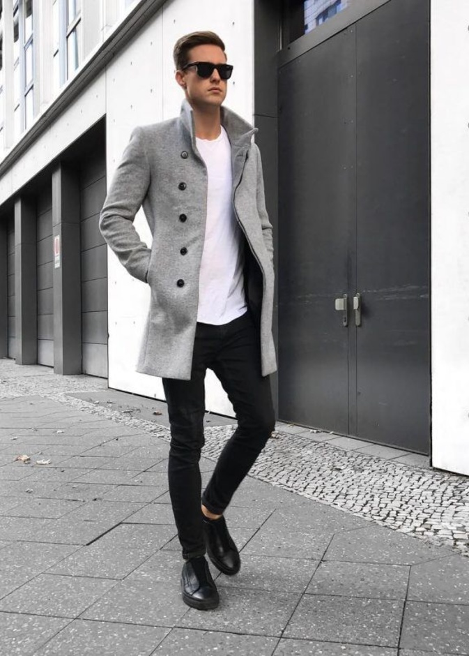 استوح اطلالاتك بستايل شبابي بالجينز الممزق مع المعطف الرمادي