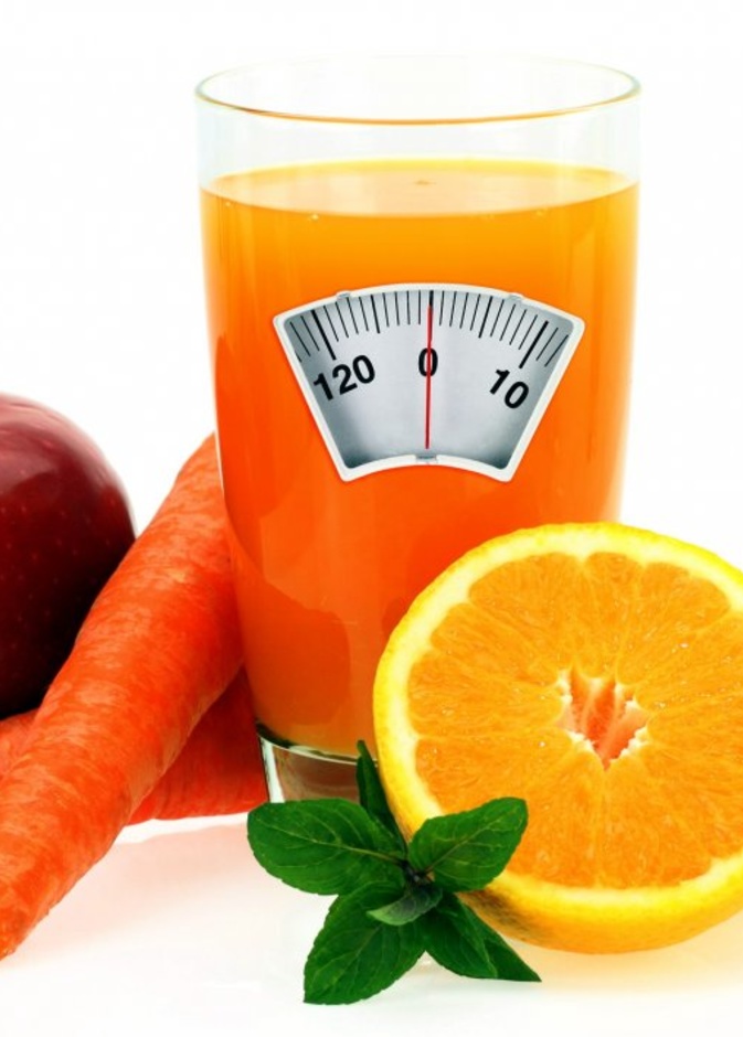 يساهم رجيم السوائل بتنحيف البطن و الخصر و انقاص الوزن الزائد 