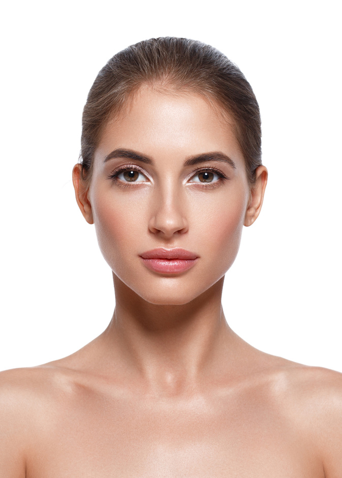 تعلمي افضل خدع المكياج لتنحيف الوجه