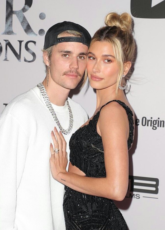 جاستن بيبر و هايلي بالدوين 