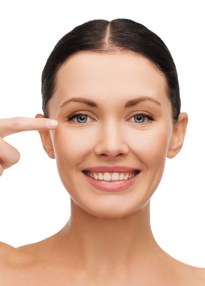 تعرفي الى اهم الماسكات طبيعية لترطيب منطقة تحت العين