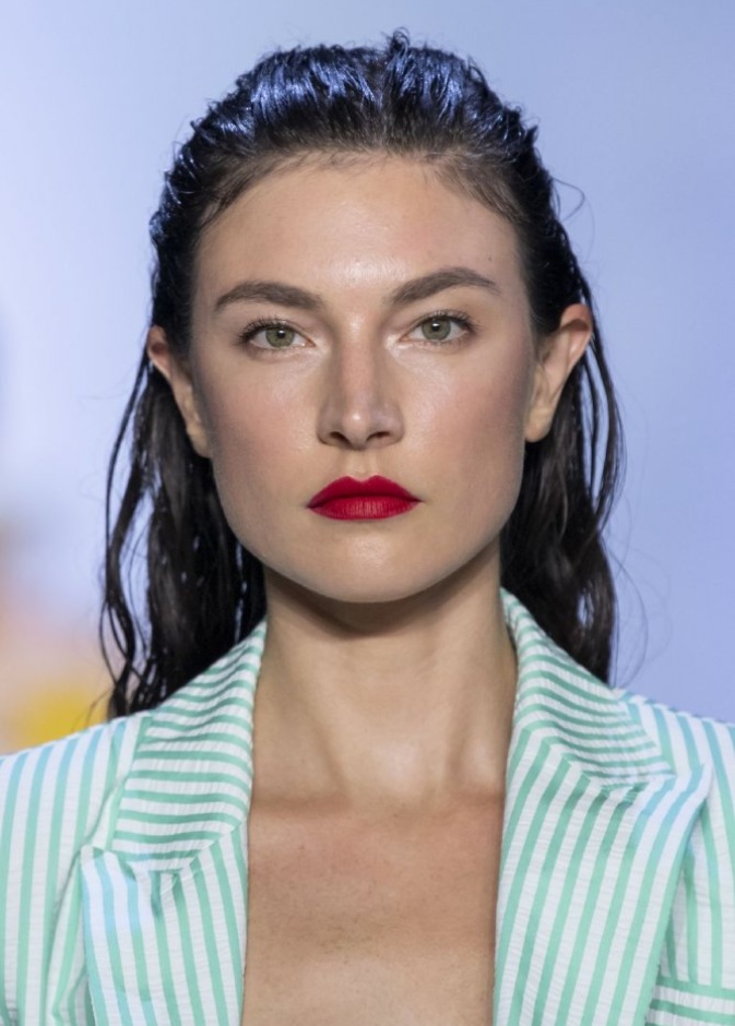 احدث الوان احمر شفاه قوي 2020 من Prabal Gurung