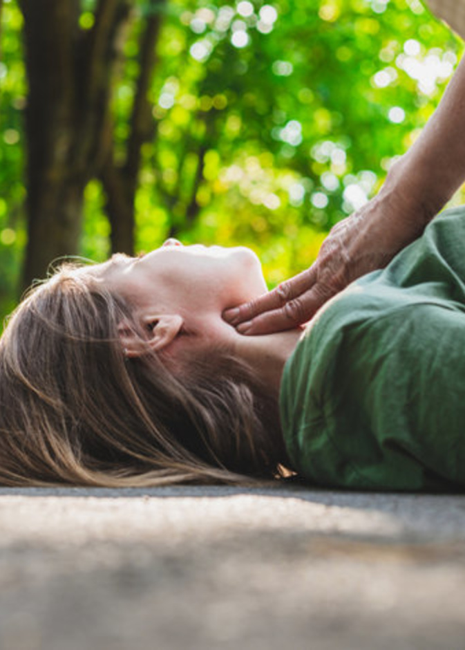 تحسس النبض والضغط من الإسعافات الأولية للتسمم بالادوية